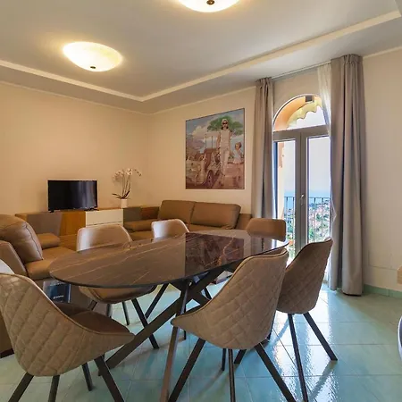 Luigi E Rachele 3* 拉维罗